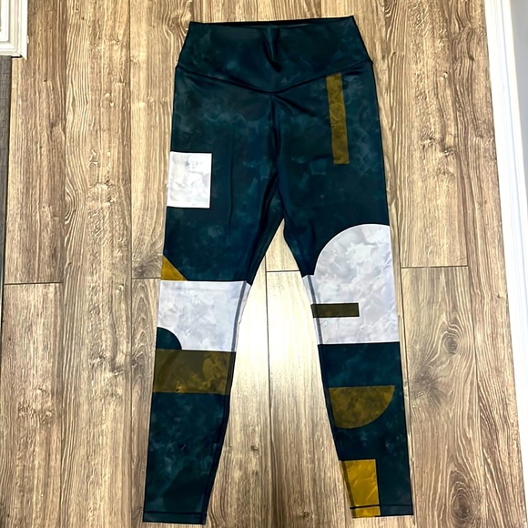 Lolë workout leggings - Picture 1 of 4